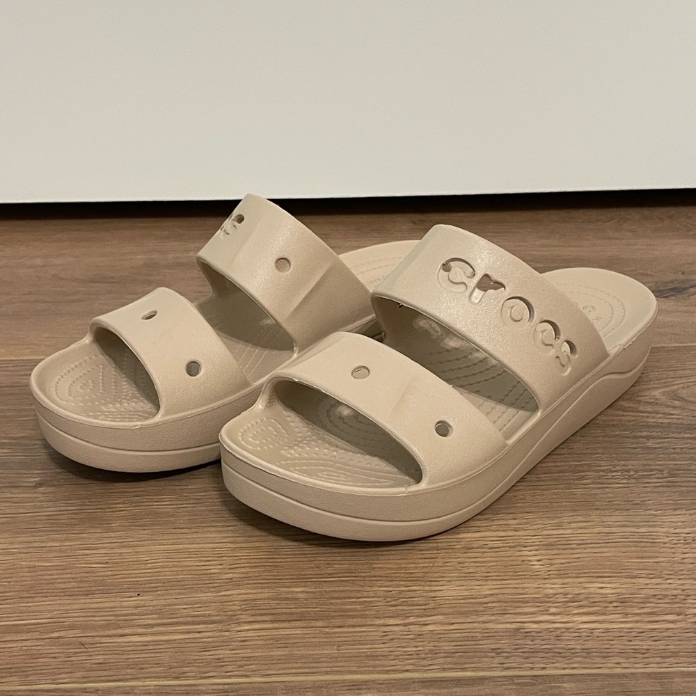 Women’s Crocs Baya Platform Sandal - Size 8